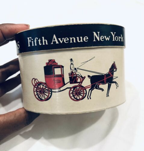 Vintage Dobbs Fifth Avenue New York Horse And Cariage Small Hat Box 3” Tall