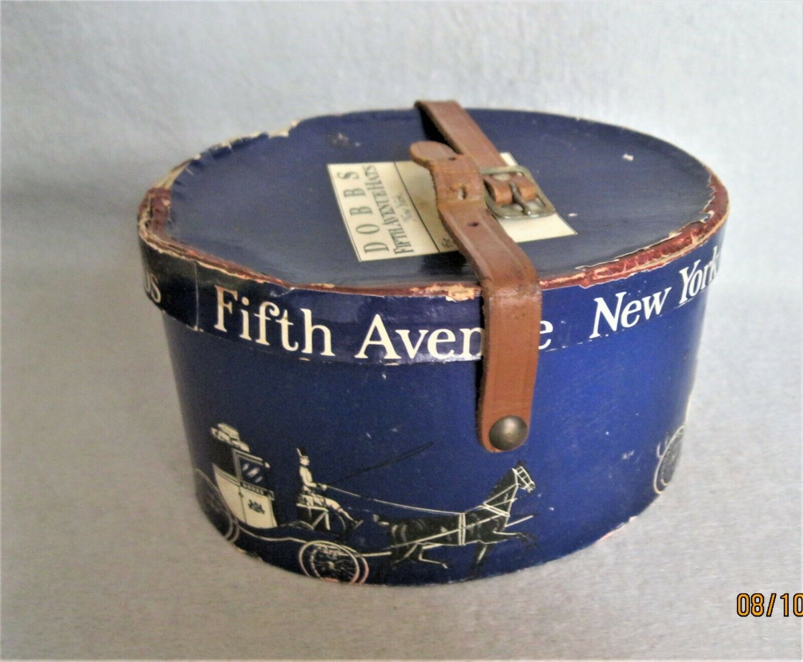 Dobbs Fifth Ave. New York - Vintage Oval Small Blue Hat Box